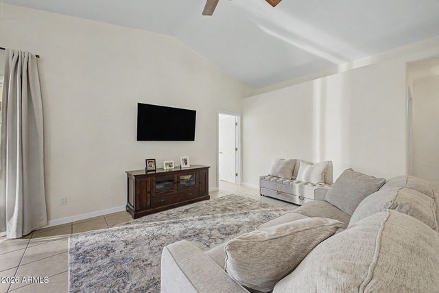 8527 E CLOVIS Avenue, Mesa, AZ 85208