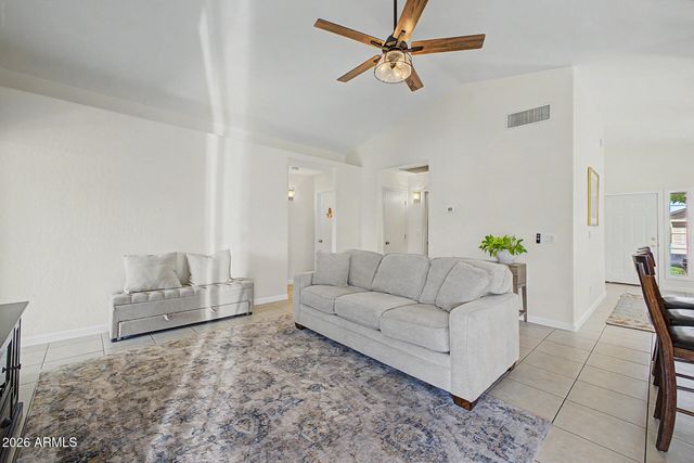 8527 E CLOVIS Avenue, Mesa, AZ 85208