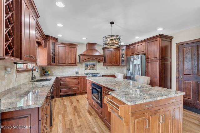 158 Hardenburg Lane, East Brunswick, NJ 08816