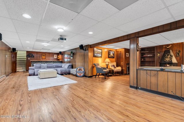 158 Hardenburg Lane, East Brunswick, NJ 08816