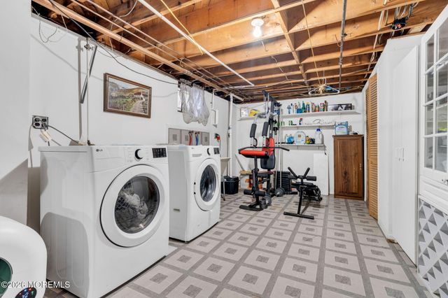 158 Hardenburg Lane, East Brunswick, NJ 08816