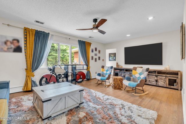 158 Hardenburg Lane, East Brunswick, NJ 08816