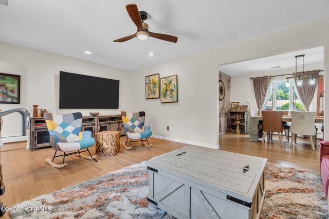 158 Hardenburg Lane, East Brunswick, NJ 08816