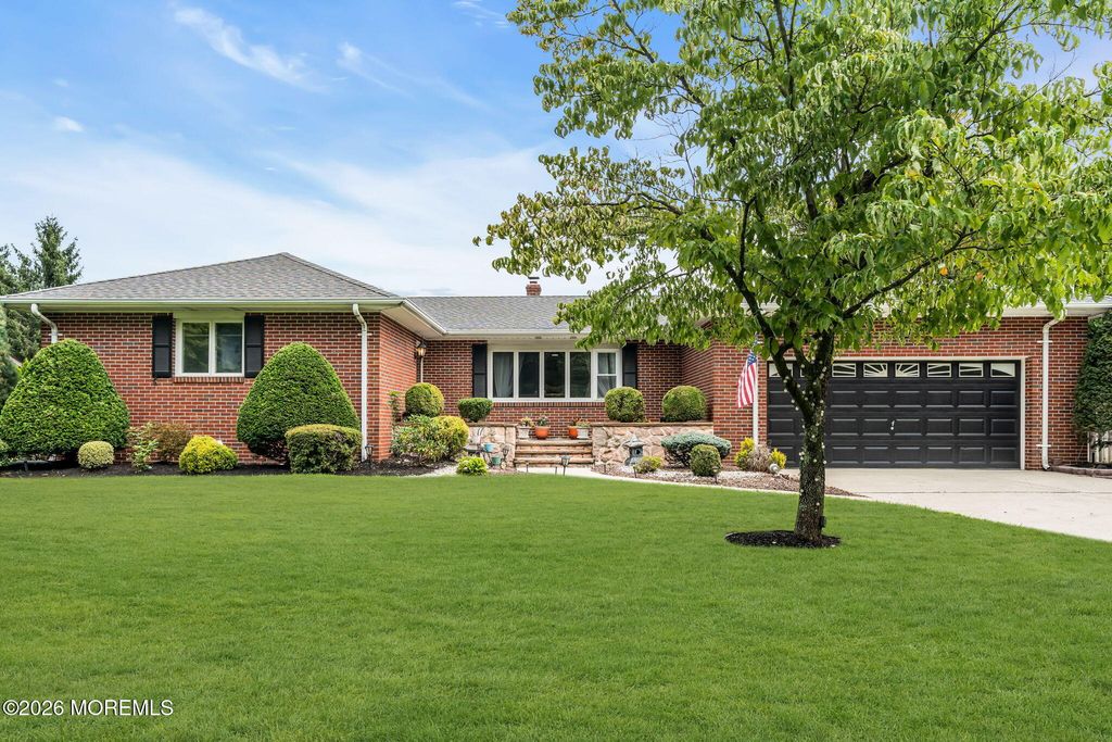 158 Hardenburg Lane, East Brunswick, NJ 08816