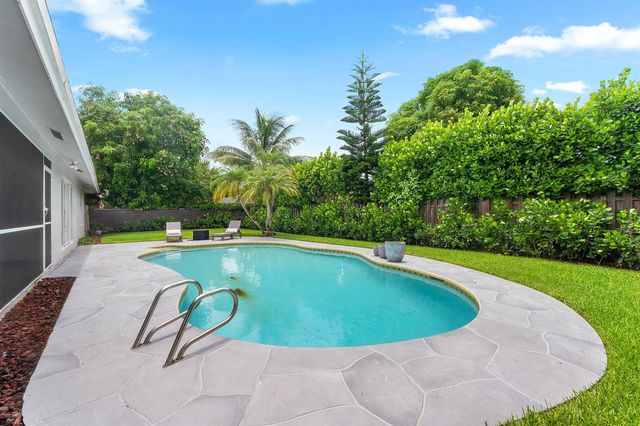 1739 Brae Burn Place, Wellington, FL 33414