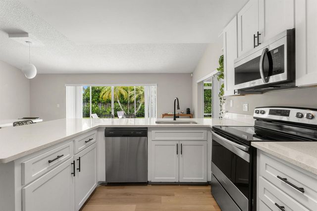 1739 Brae Burn Place, Wellington, FL 33414