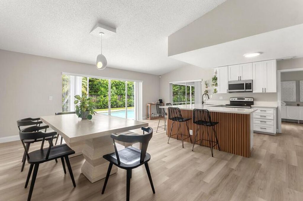 1739 Brae Burn Place, Wellington, FL 33414