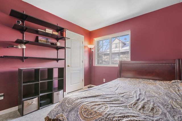 29 Klint Court, Nanuet, NY 10954