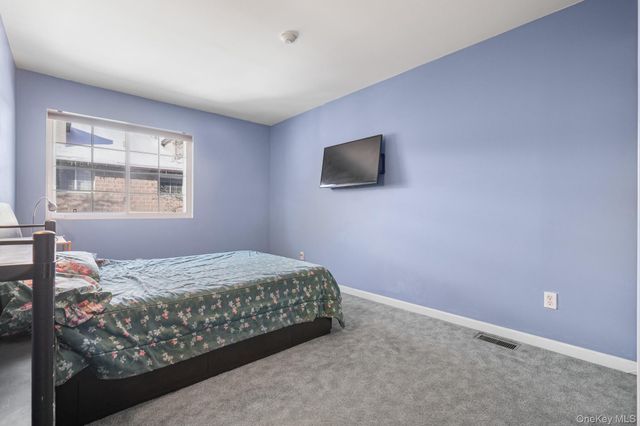 29 Klint Court, Nanuet, NY 10954