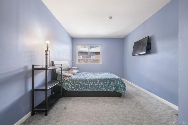 29 Klint Court, Nanuet, NY 10954