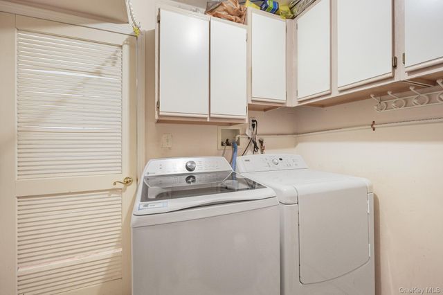 29 Klint Court, Nanuet, NY 10954