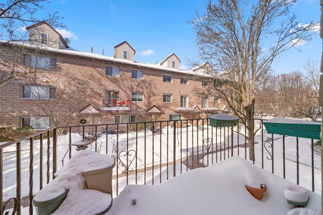 29 Klint Court, Nanuet, NY 10954