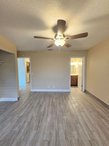 4827 Orleans Court A, West Palm Beach, FL 33415