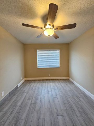 4827 Orleans Court A, West Palm Beach, FL 33415