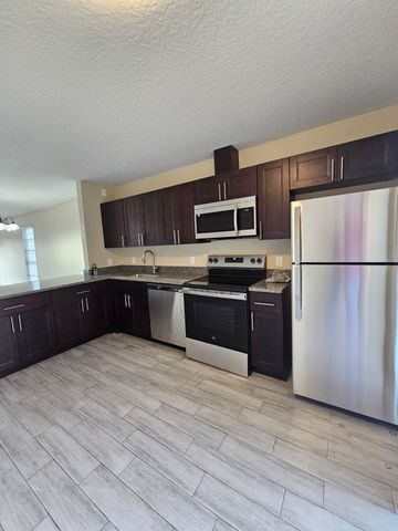 4827 Orleans Court A, West Palm Beach, FL 33415