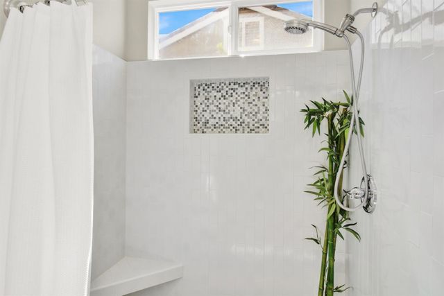 541 W Boesch Dr, Ripon, CA 95366
