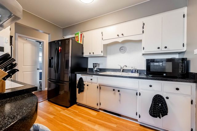 7712 S Oketo Avenue, Bridgeview, IL 60455