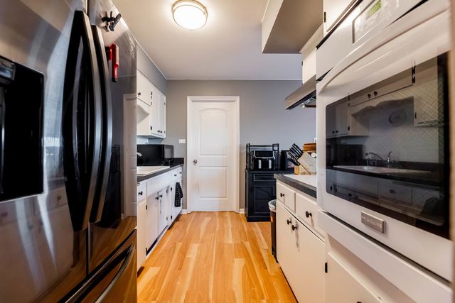 7712 S Oketo Avenue, Bridgeview, IL 60455