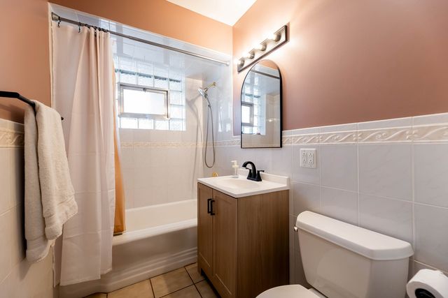 7712 S Oketo Avenue, Bridgeview, IL 60455