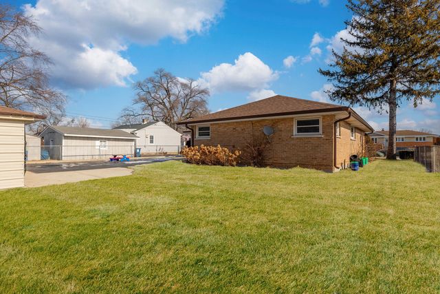 7712 S Oketo Avenue, Bridgeview, IL 60455