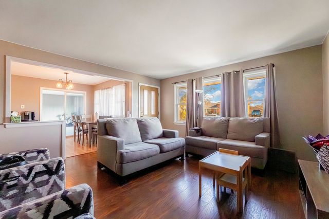 7712 S Oketo Avenue, Bridgeview, IL 60455