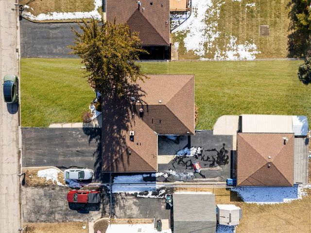 7712 S Oketo Avenue, Bridgeview, IL 60455