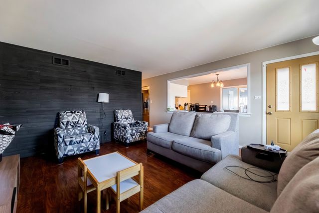 7712 S Oketo Avenue, Bridgeview, IL 60455