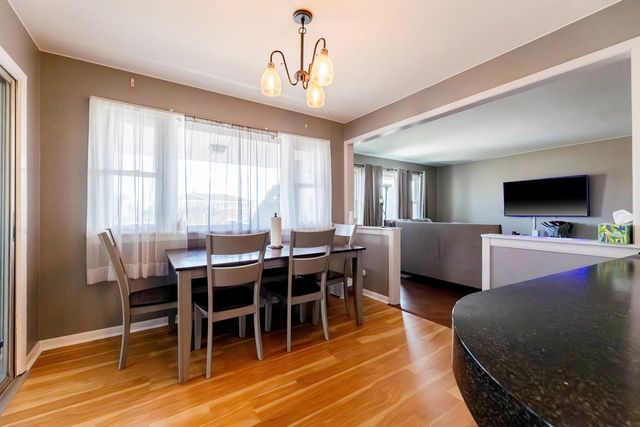 7712 S Oketo Avenue, Bridgeview, IL 60455