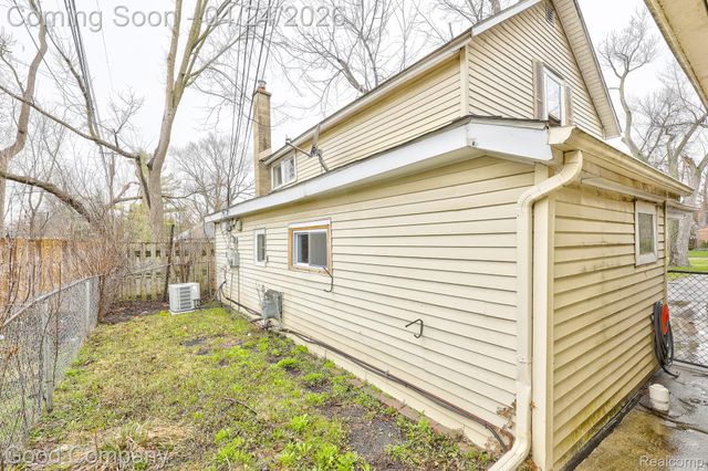 1377 Dorothea Road, Berkley, MI 48072