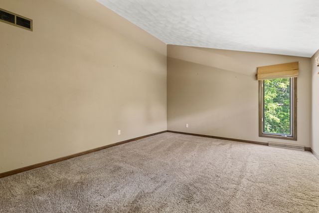 10295 Ray Drive, Roscoe, IL 61073