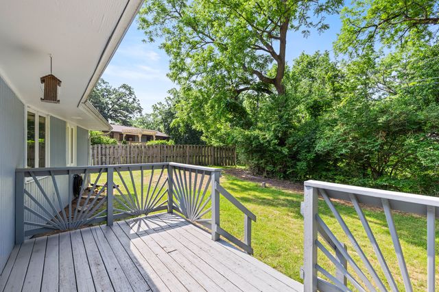 10295 Ray Drive, Roscoe, IL 61073