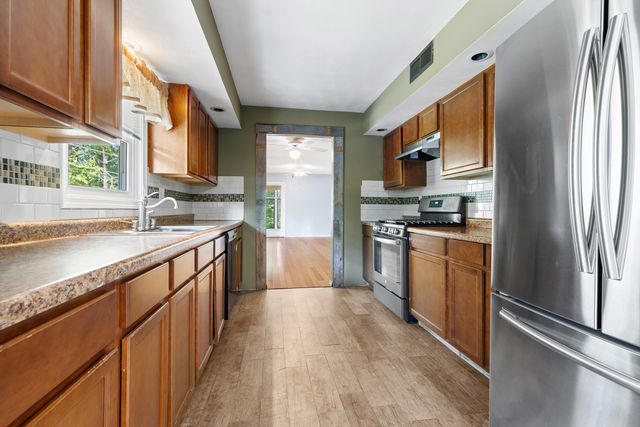 10295 Ray Drive, Roscoe, IL 61073