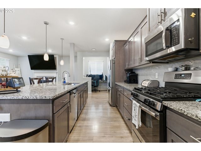 476 Sw 15TH Ave, Canby, OR 97013