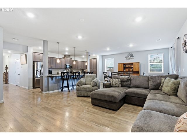 476 Sw 15TH Ave, Canby, OR 97013