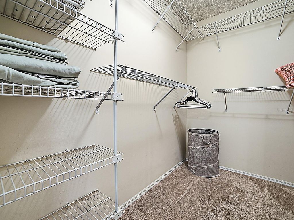 Image 26 of property listing at 17385 SE 78TH DRAUGHTON COURT, The Villages, FL 32162