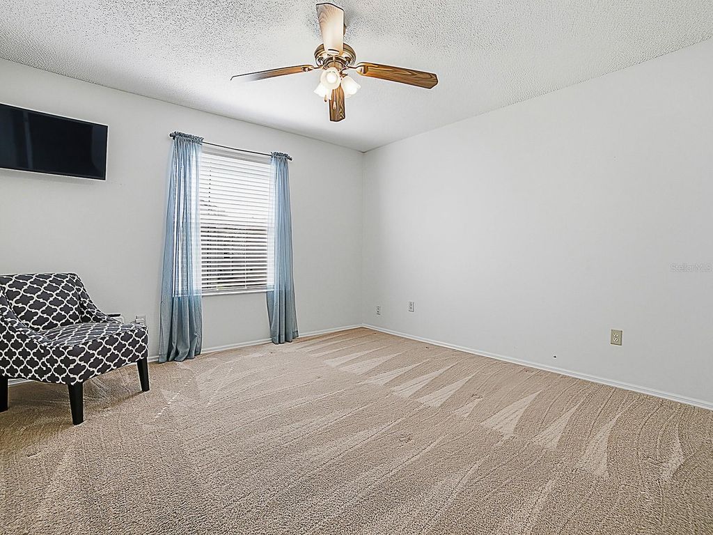 Image 27 of property listing at 17385 SE 78TH DRAUGHTON COURT, The Villages, FL 32162