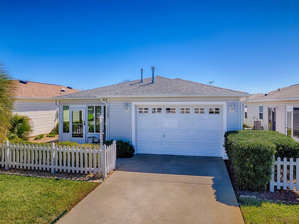 Image 30 of property listing at 17385 SE 78TH DRAUGHTON COURT, The Villages, FL 32162