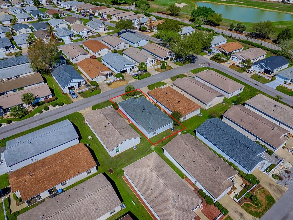 Image 35 of property listing at 17385 SE 78TH DRAUGHTON COURT, The Villages, FL 32162