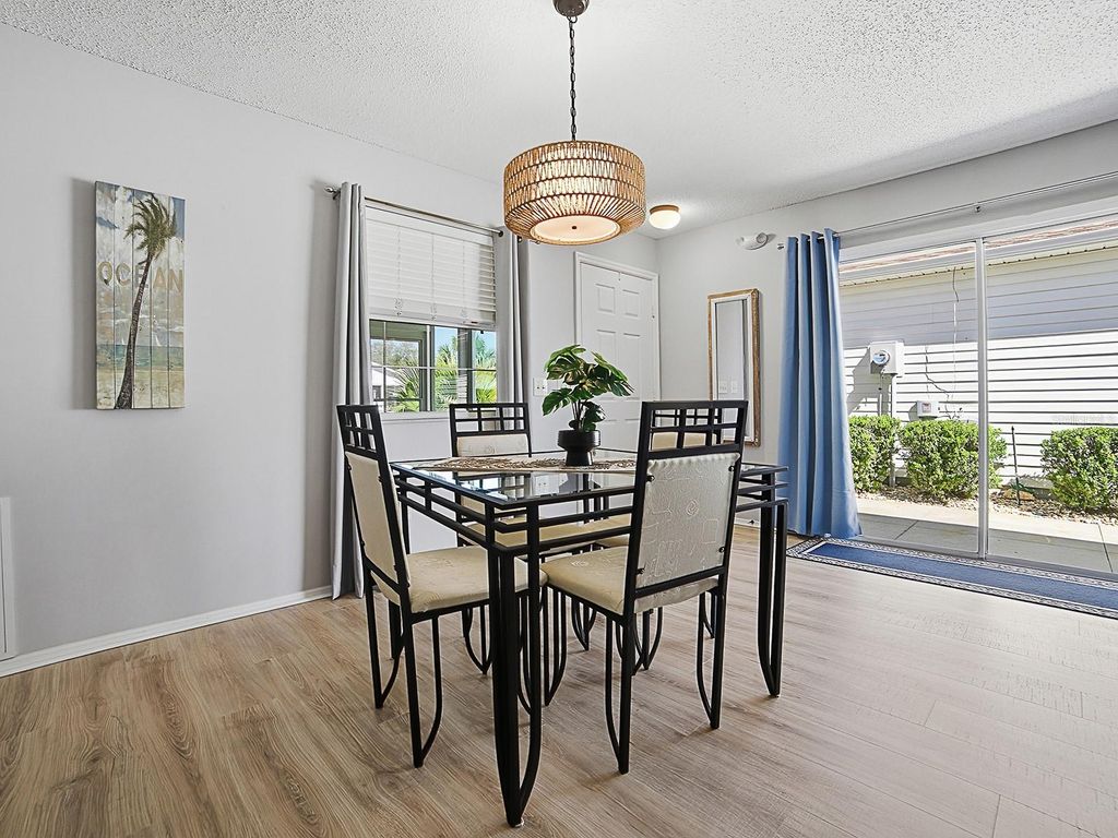 Image 9 of property listing at 17385 SE 78TH DRAUGHTON COURT, The Villages, FL 32162