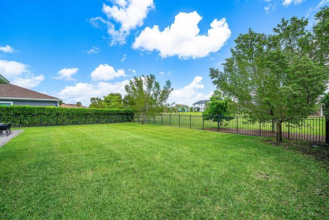 19323 Broad Shore Walk, Loxahatchee, FL 33470