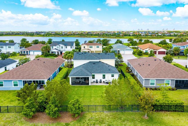 19323 Broad Shore Walk, Loxahatchee, FL 33470