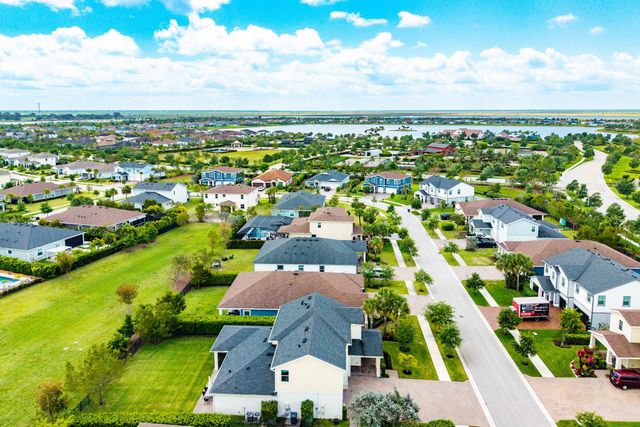 19323 Broad Shore Walk, Loxahatchee, FL 33470