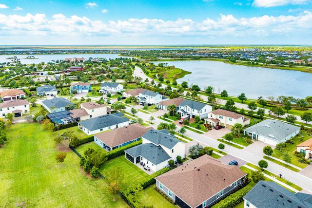 19323 Broad Shore Walk, Loxahatchee, FL 33470