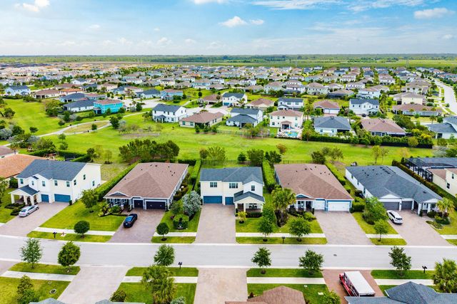 19323 Broad Shore Walk, Loxahatchee, FL 33470