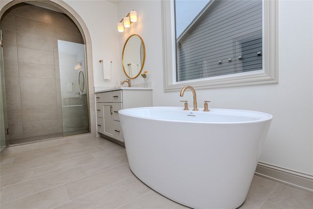 1207 S 92nd Street, West Des Moines, IA 50266