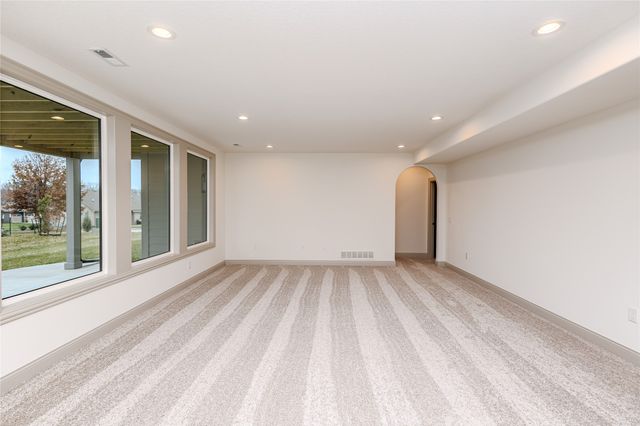 1207 S 92nd Street, West Des Moines, IA 50266