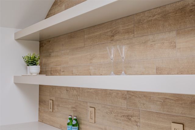 1207 S 92nd Street, West Des Moines, IA 50266