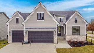 1207 S 92nd Street, West Des Moines, IA 50266