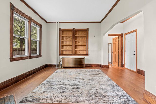 228 Victoria Street N, Saint Paul, MN 55104