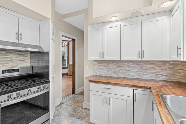 228 Victoria Street N, Saint Paul, MN 55104